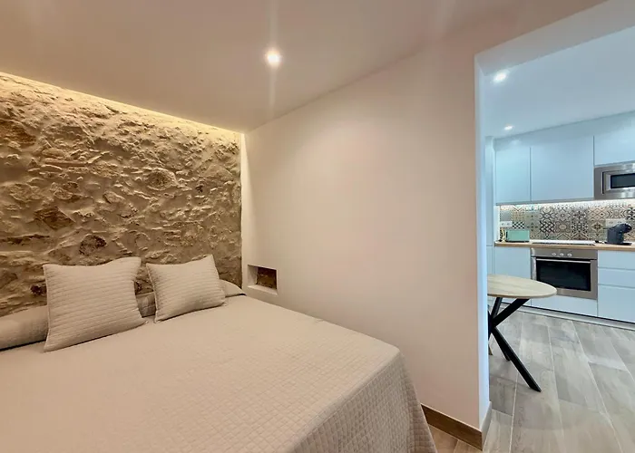 El Castillo Boutique Old Town - Eaw Homes Apartment Estepona